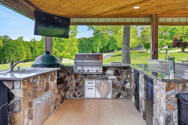 933 John Henry Lewis Road, Dunlap, TN 37327