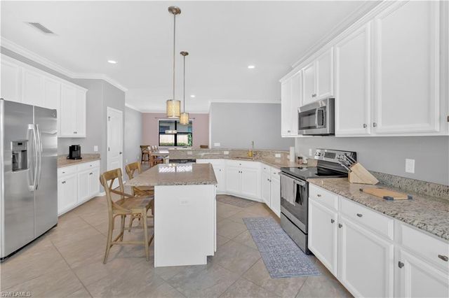 4246 Raffia Preserve WAY, Naples, FL 34119