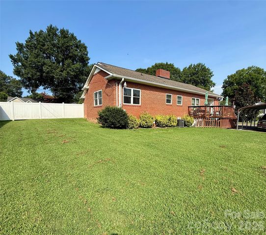 401 S Mulberry Street, Cherryville, NC 28021
