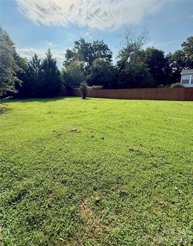 401 S Mulberry Street, Cherryville, NC 28021