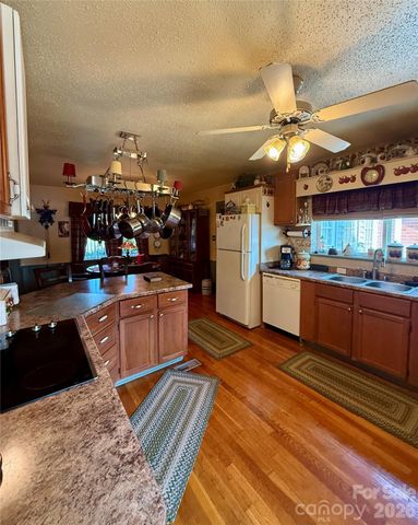 401 S Mulberry Street, Cherryville, NC 28021