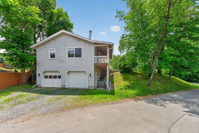78 Tollgate Road, Sand Lake, NY 12018