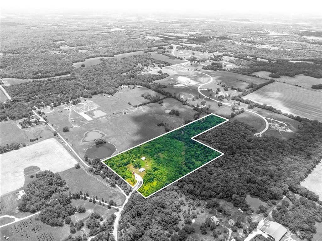 10310 S Brown Road, Oak Grove, MO 64075