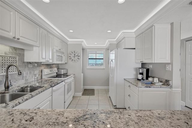 6480 MIDNIGHT PASS ROAD 612, Sarasota, FL 34242