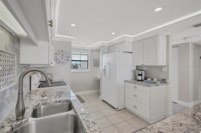 6480 MIDNIGHT PASS ROAD 612, Sarasota, FL 34242