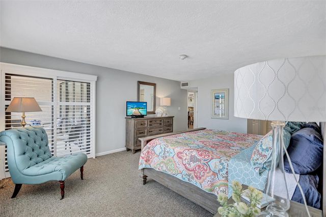 6480 MIDNIGHT PASS ROAD 612, Sarasota, FL 34242
