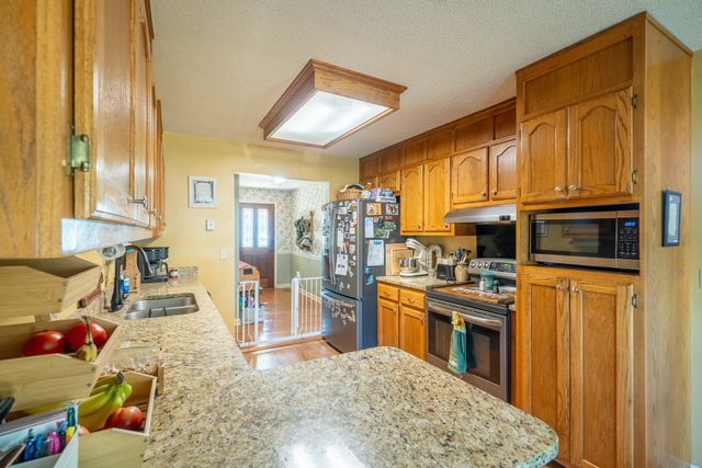 34 Morris Rd, Leoma, TN 38468