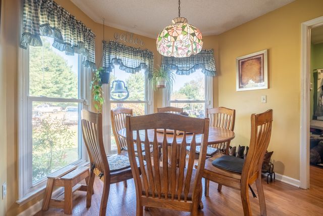 34 Morris Rd, Leoma, TN 38468