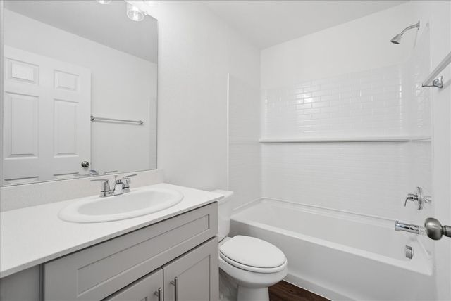 16000 Isles Drive, Fort Worth, TX 76052