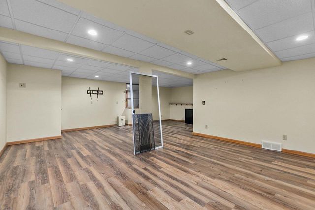 1001 COUNTY ROAD V, Fond Du Lac, WI 54935