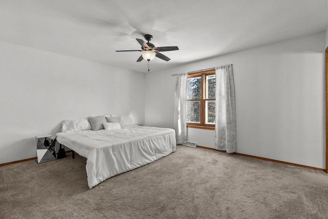 1001 COUNTY ROAD V, Fond Du Lac, WI 54935