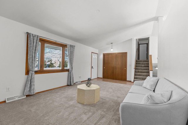 1001 COUNTY ROAD V, Fond Du Lac, WI 54935