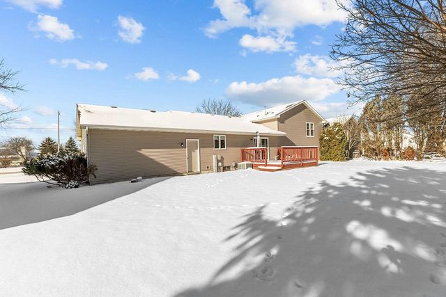 1001 COUNTY ROAD V, Fond Du Lac, WI 54935