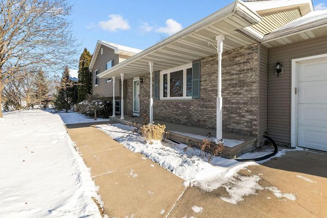 1001 COUNTY ROAD V, Fond Du Lac, WI 54935