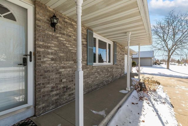 1001 COUNTY ROAD V, Fond Du Lac, WI 54935