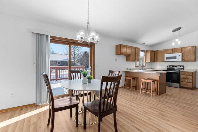 1001 COUNTY ROAD V, Fond Du Lac, WI 54935