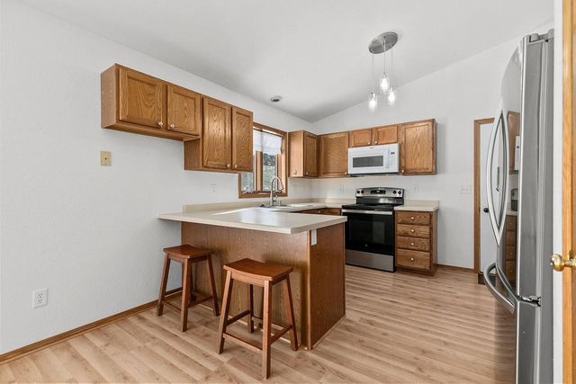 1001 COUNTY ROAD V, Fond Du Lac, WI 54935