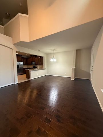 528 S Greenville Avenue, Richardson, TX 75081