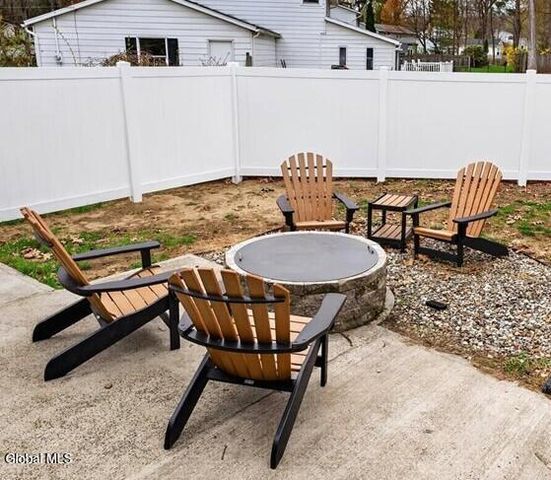 26 Ashley Drive, Clifton Park, NY 12019