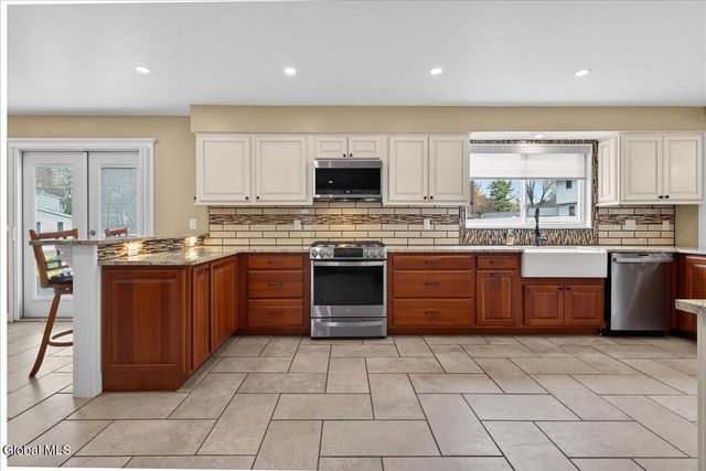 26 Ashley Drive, Clifton Park, NY 12019