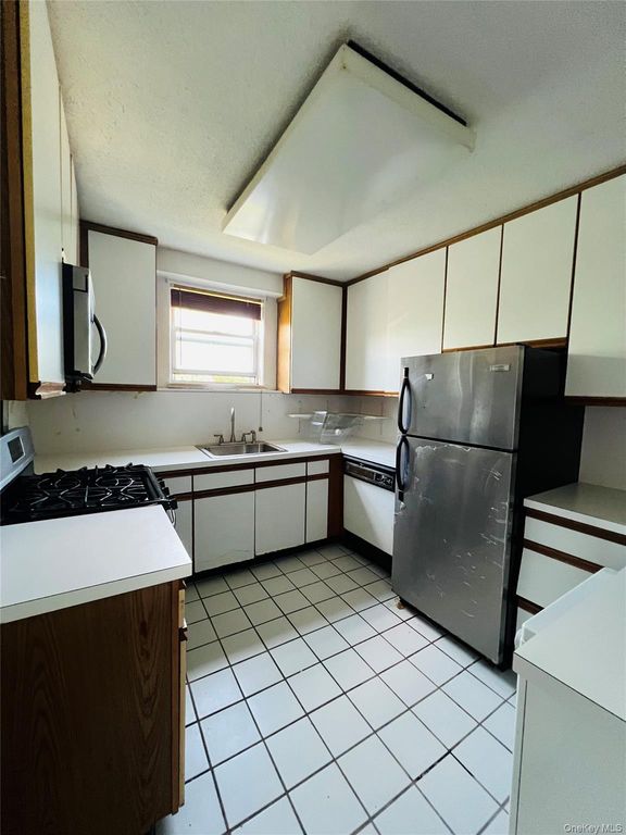 5700 Arlington Avenue 3V, Bronx, NY 10471