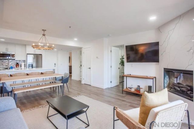 5726 La Jolla Blvd 201, La Jolla, CA 92037