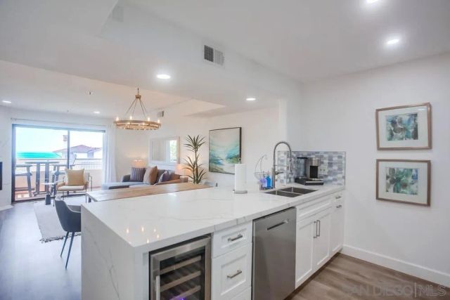 5726 La Jolla Blvd 201, La Jolla, CA 92037