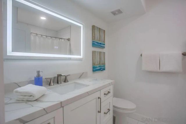 5726 La Jolla Blvd 201, La Jolla, CA 92037
