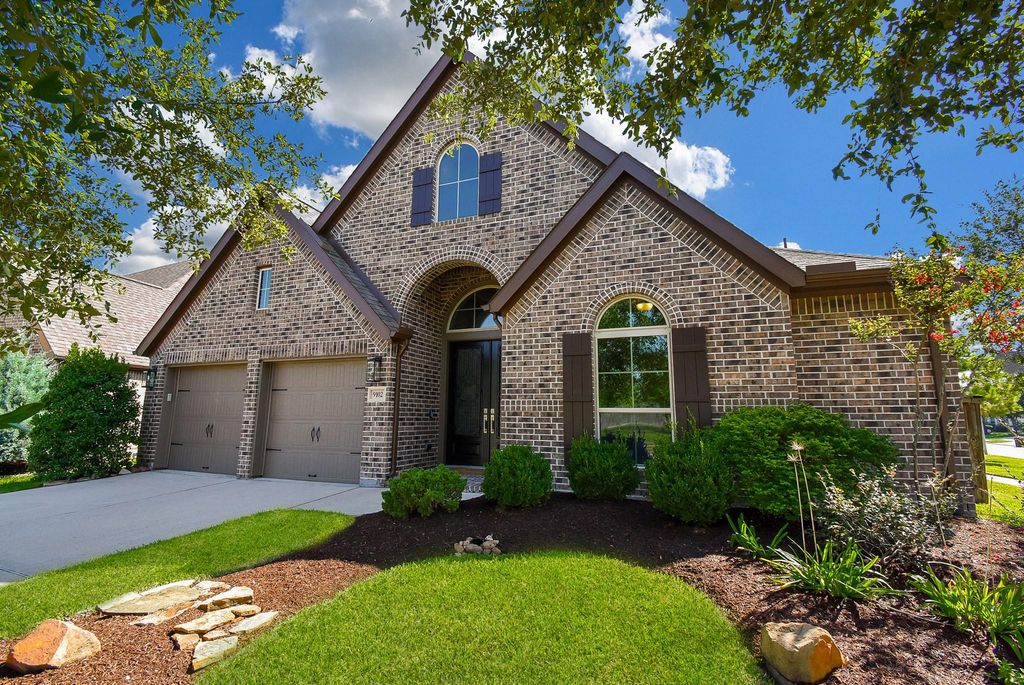 9102 Pine Place Court, Cypress, TX 77433