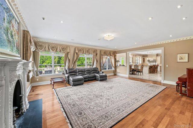 3 Valentine Farm Court, Old Brookville, NY 11545