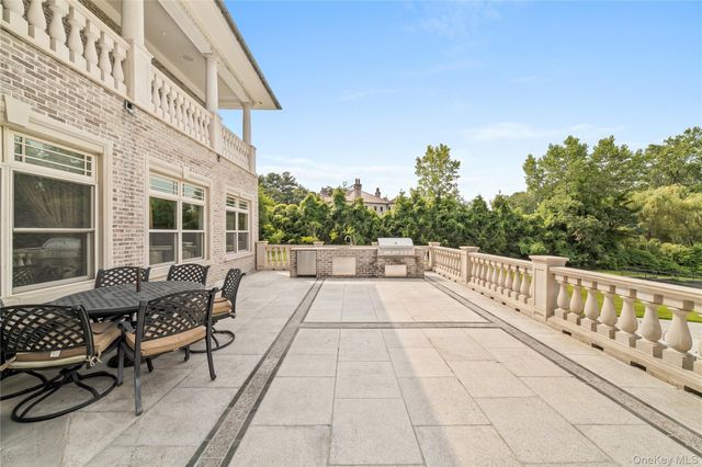 3 Valentine Farm Court, Old Brookville, NY 11545
