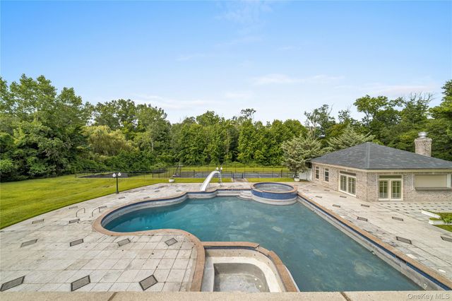 3 Valentine Farm Court, Old Brookville, NY 11545