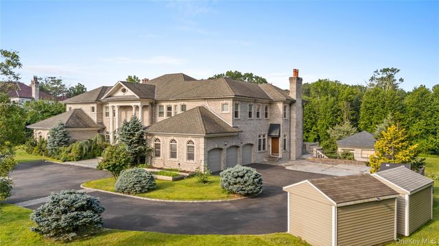 3 Valentine Farm Court, Old Brookville, NY 11545