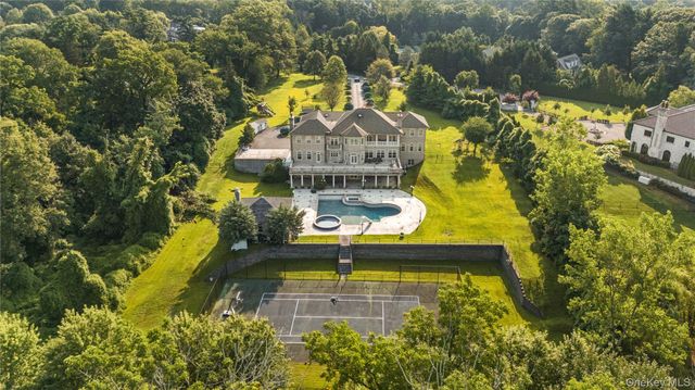 3 Valentine Farm Court, Old Brookville, NY 11545