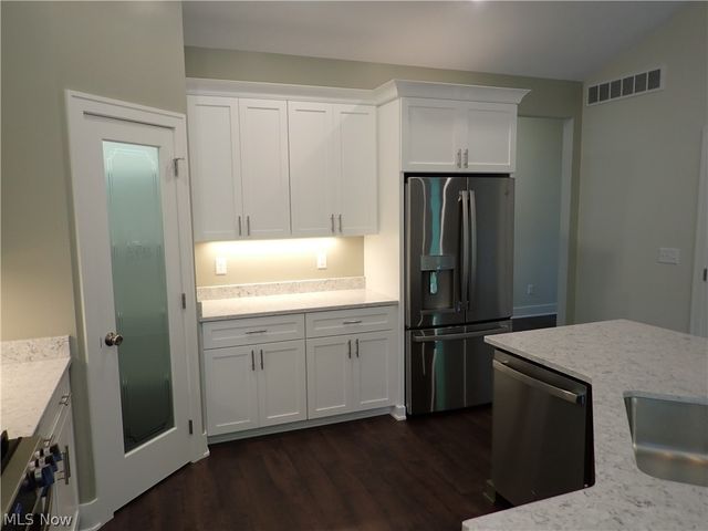 7077 Village Way Drive, Garrettsville, OH 44231
