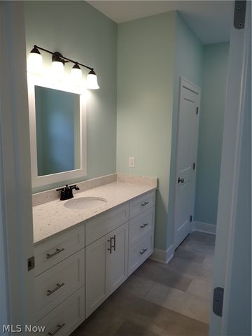 7077 Village Way Drive, Garrettsville, OH 44231