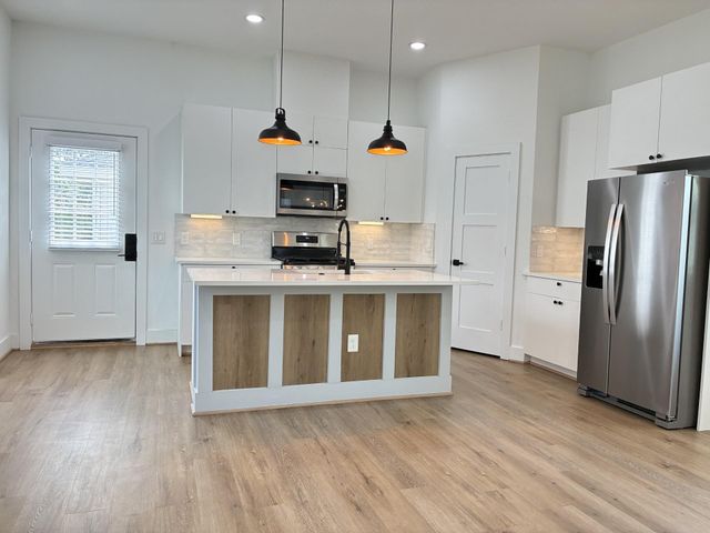 1404 E 31st Street, Houston, TX 77022