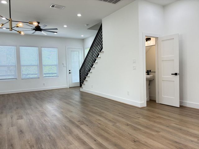 1404 E 31st Street, Houston, TX 77022