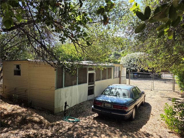 3040 Lakeview Drive, Nice, CA 95464