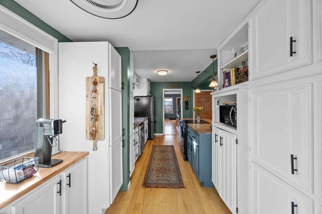 5441 Ridgeway Street, White Bear Twp, MN 55110