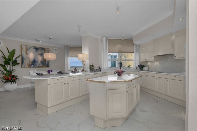 4021 Gulf Shore BLVD N 903, Naples, FL 34103