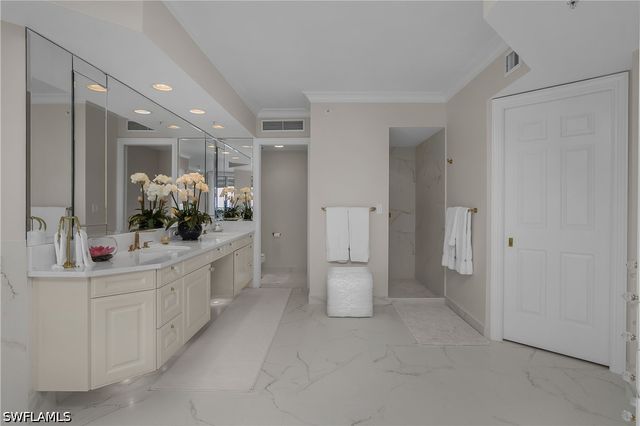 4021 Gulf Shore BLVD N 903, Naples, FL 34103