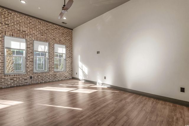 80 Shady Oak Ln., Murrells Inlet, SC 29576