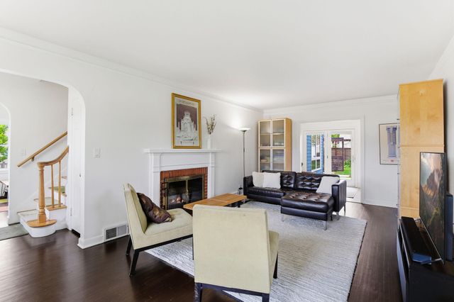 2199 Pinehurst Avenue, Saint Paul, MN 55116