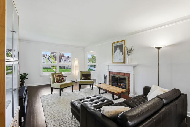 2199 Pinehurst Avenue, Saint Paul, MN 55116