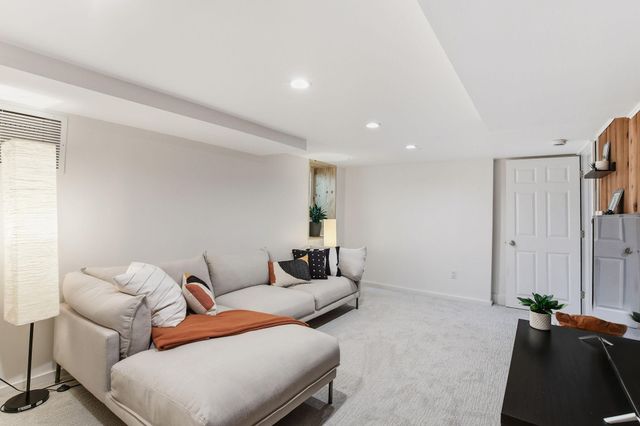 2199 Pinehurst Avenue, Saint Paul, MN 55116