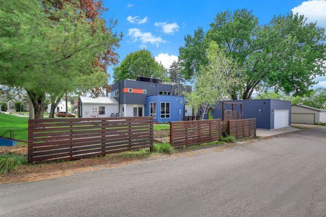 2199 Pinehurst Avenue, Saint Paul, MN 55116