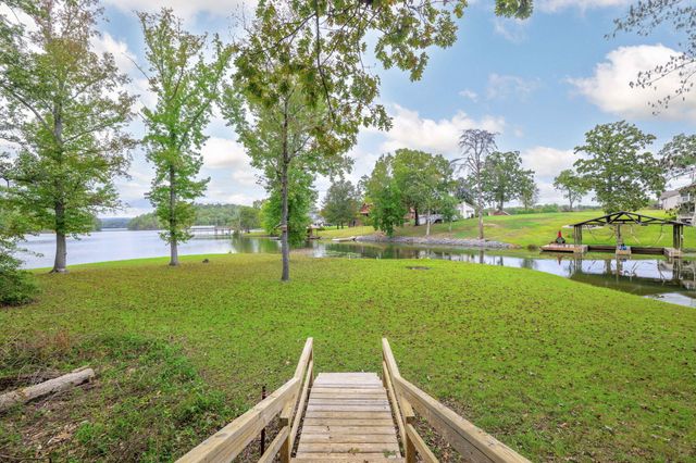 304 Blue Springs Circle, Ten Mile, TN 37880