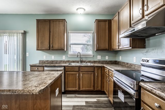 12435 Schoolhouse Road, Fishers, IN 46037