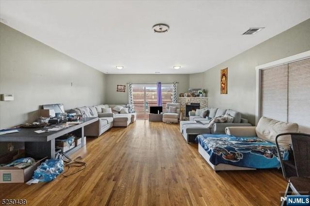 54-56 Oriental 2, Newark, NJ 07104